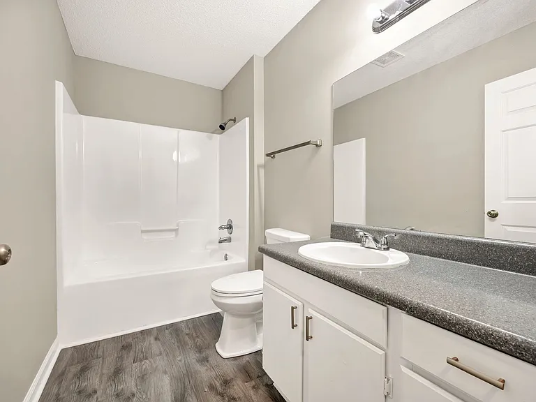 Elm Creek Apartments — Photo 41