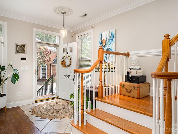 3rd image of 9305 Bonnie Briar Cir