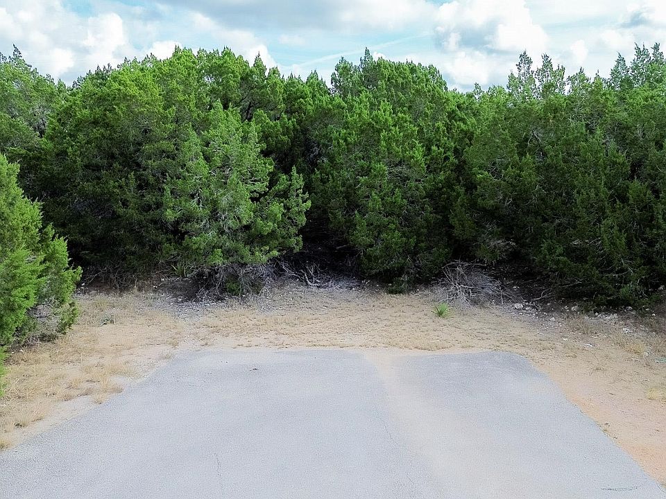 2nd image of 20701 Oak Gln