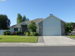 1701 W Alleluia Ave, Hermiston, OR 97838