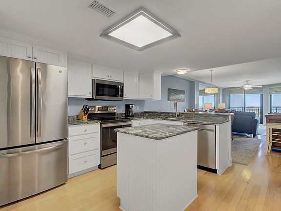 5th image of 7600 Palmetto Dr #311B