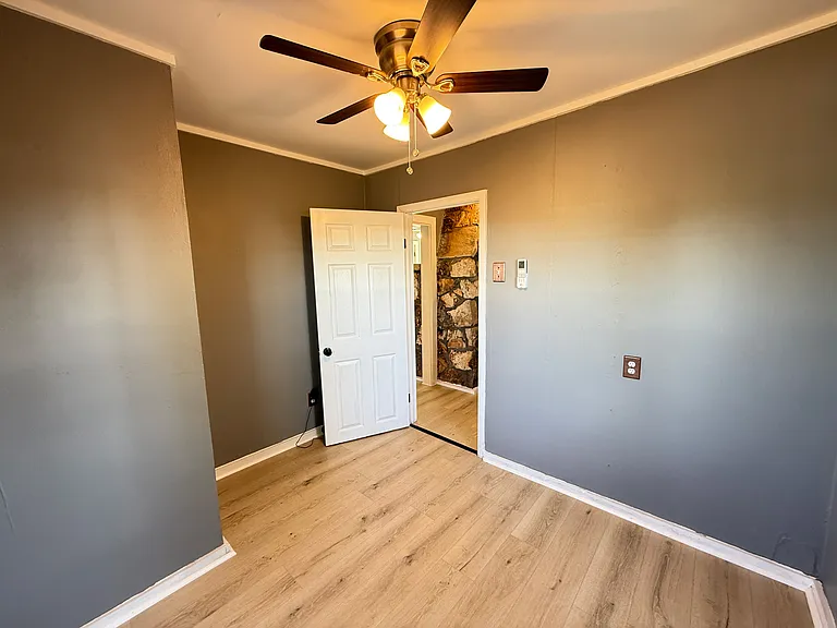 4936 University Ln — Photo 3