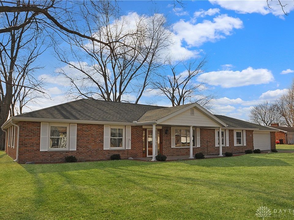 1st image of 769 Honeysuckle Dr