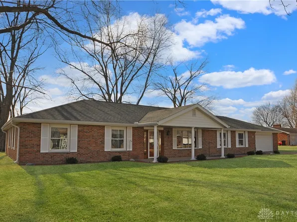 769 Honeysuckle Dr, Greenville, OH 45331