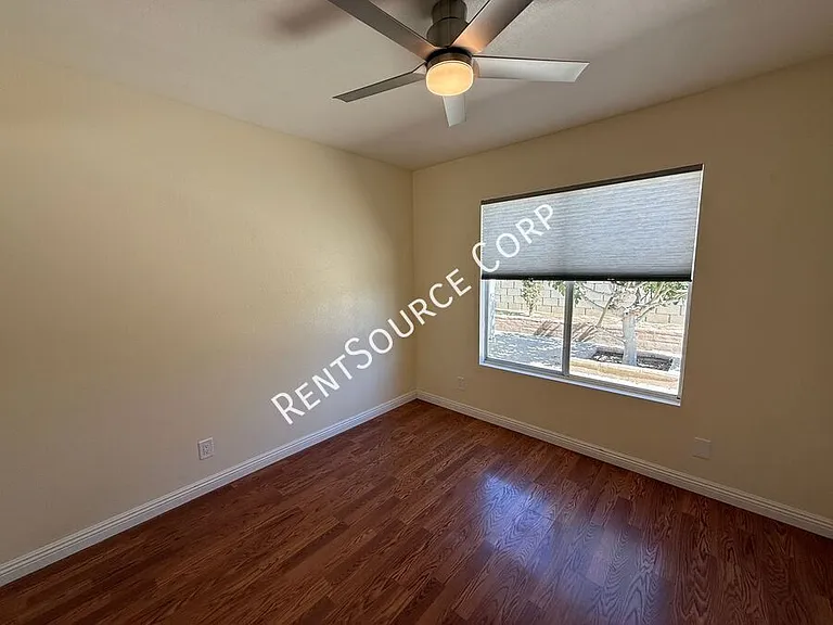 2501 Summerchase Ave — Photo 9