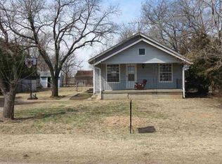 317 N Main St, Viola, KS 67149