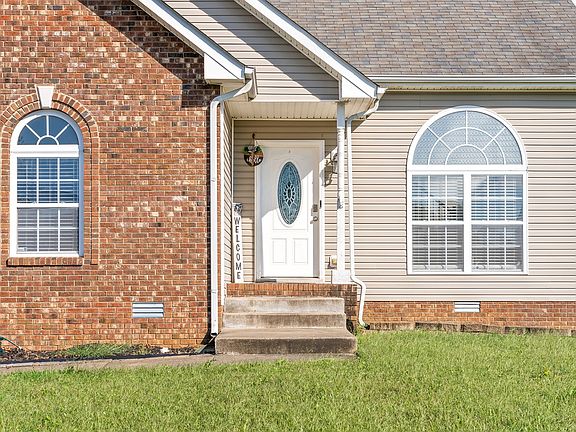 5th image of 3952 Benjamin Dr