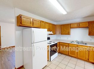 198 Woodsview Dr #B, Jeffersonville, OH 43128
