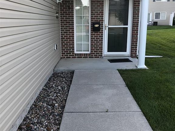 2nd image of 1822 N 175th Ct