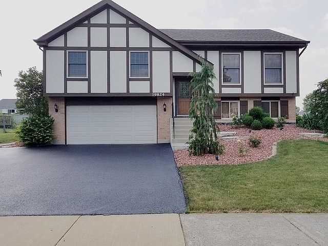 1st image of 19824 S Edinburgh Ln
