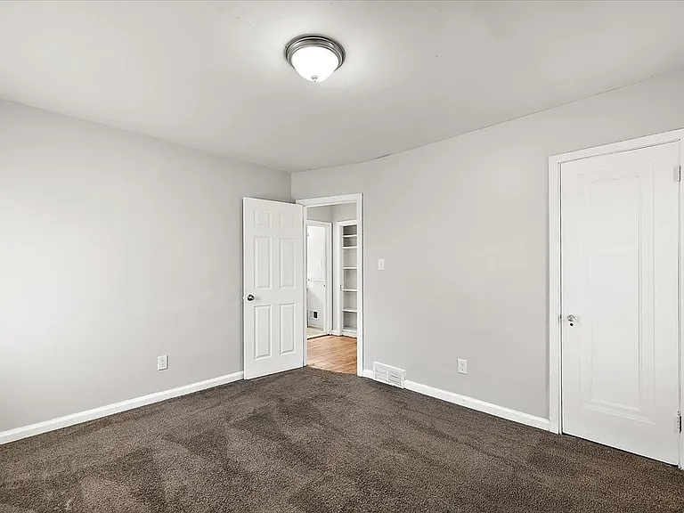 10500 Somerset Ave — Photo 30