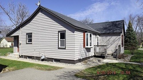 2nd image of 120 Linden St N