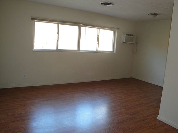 4th image of 551 Lowell Ave APT 3