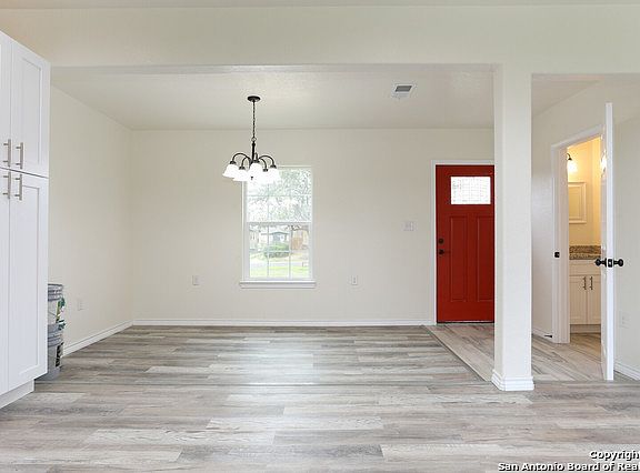 4th image of 2537 W Huisache Ave