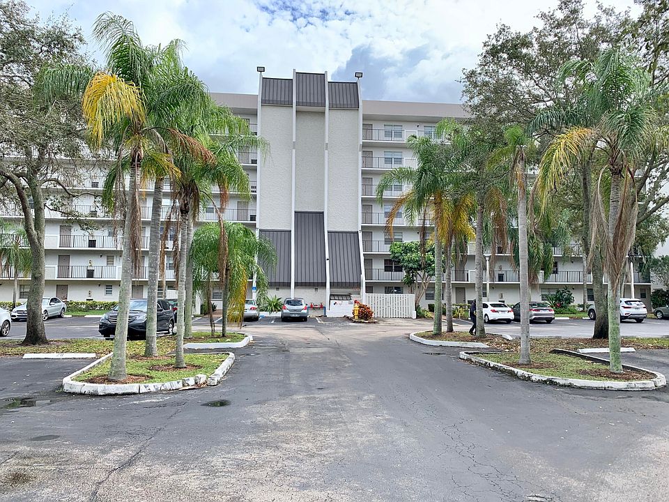 1st image of 3100 W Rolling Hills Cir APT 309