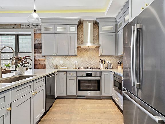 5th image of 4114 S Vincennes Ave #2S