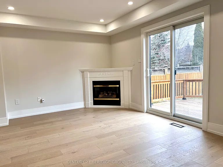 100 Woodroof Cres — Photo 5
