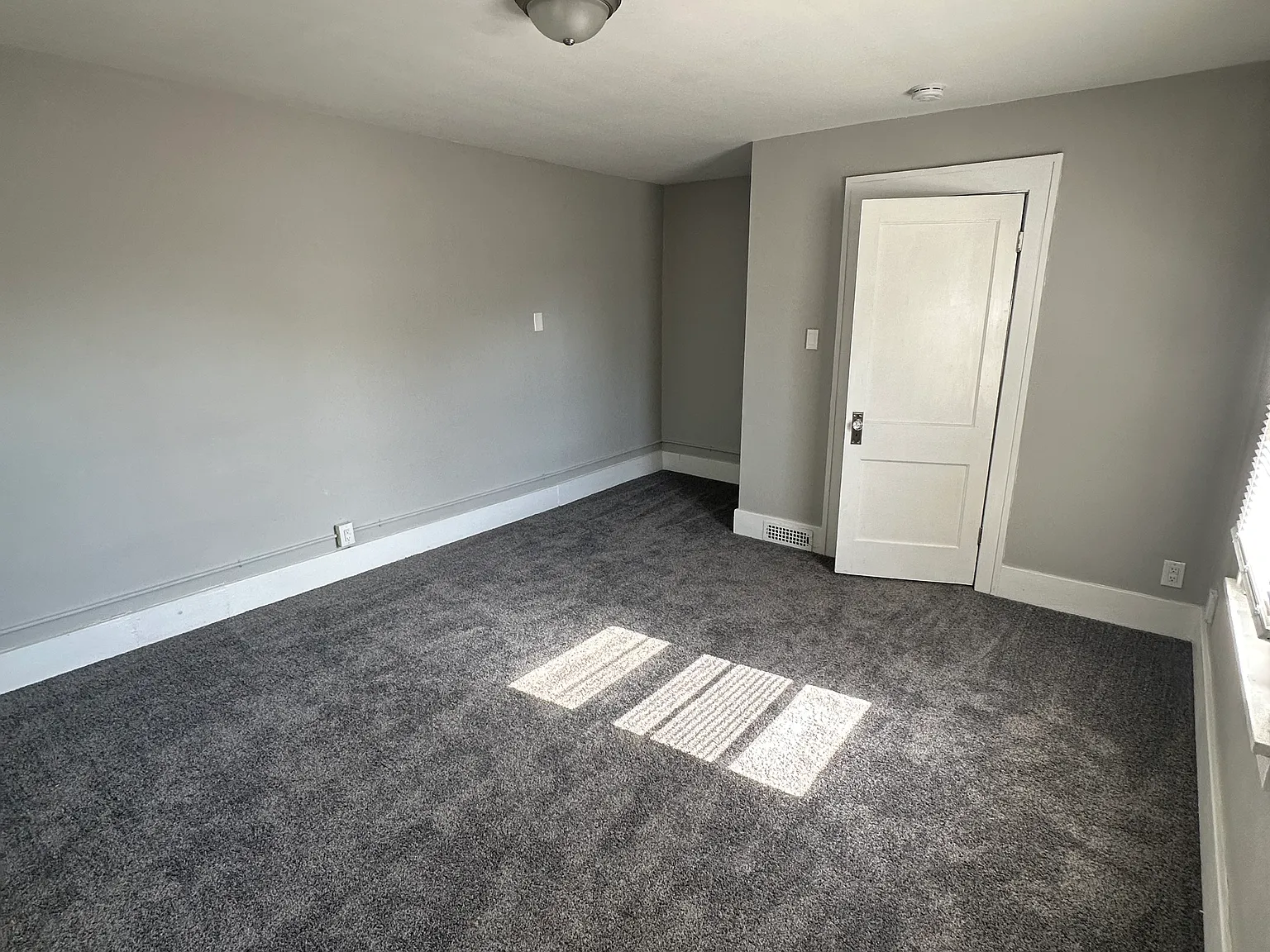 1 bed, 667 sqft, $900 — Photo 2