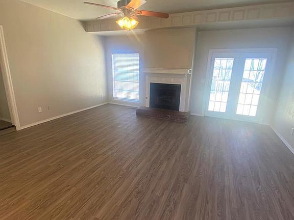 3rd image of 1001 N Blackwelder Ave
