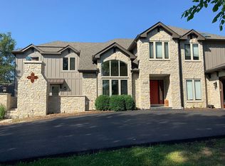 6N540 Palomino Dr, Saint Charles, IL