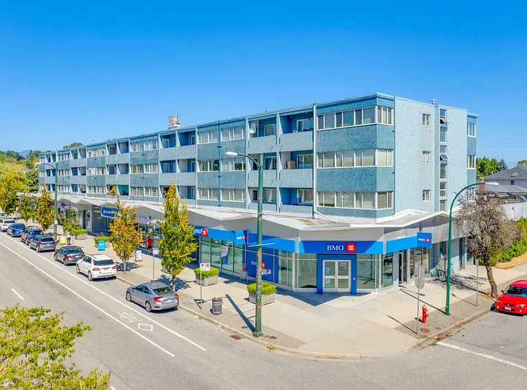 5550 Cambie St — Photo 1