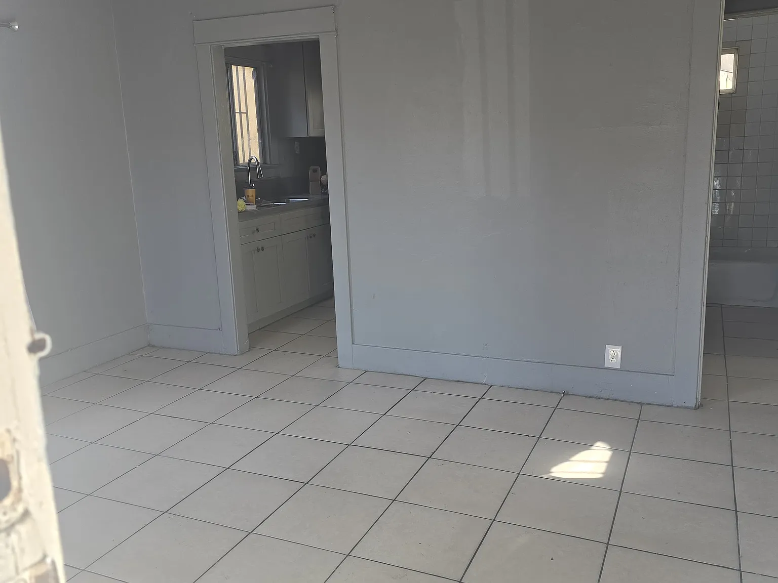 2 bed, 550 sqft, $2,250 — Photo 4