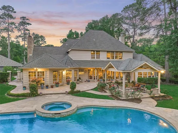 6 Plumcove Court, The Woodlands, TX 77381