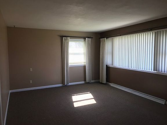4th image of 1901 Wyoming Ave