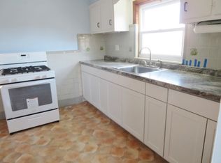 729 7th St, Secaucus, NJ 07094