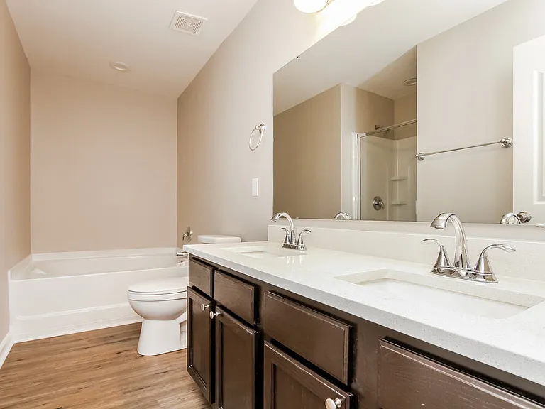 102 Clacton Ct — Photo 11