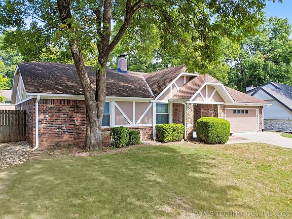 2nd image of 3833 E 82nd Pl