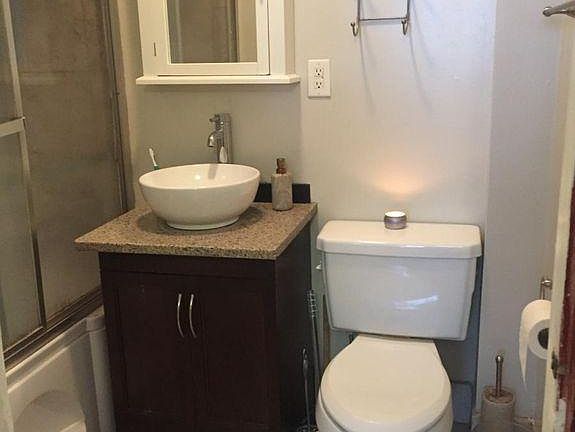 5th image of 3209 Parkwood Ave #B
