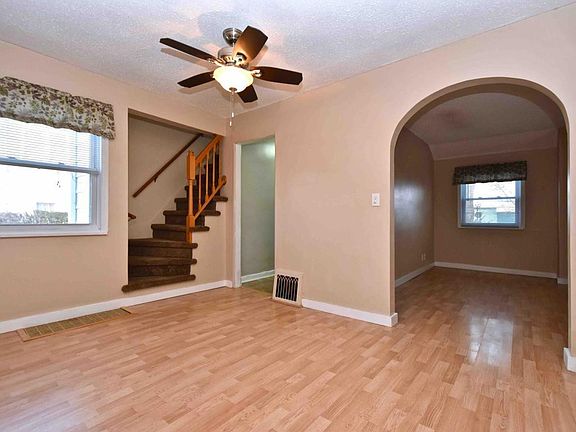 5th image of 319 Carimona St