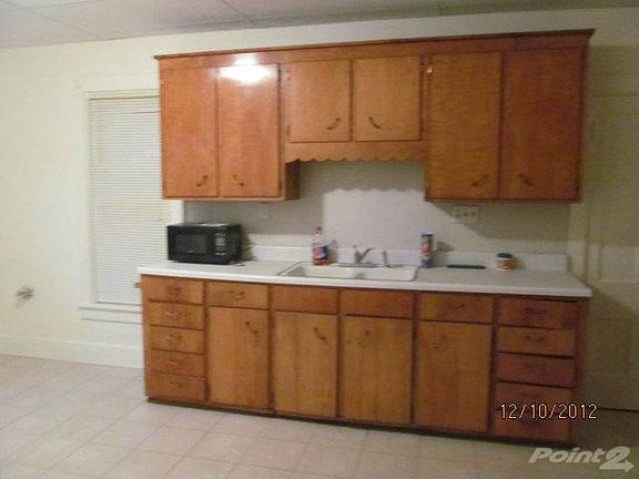 19 Kent kitchen cabinets