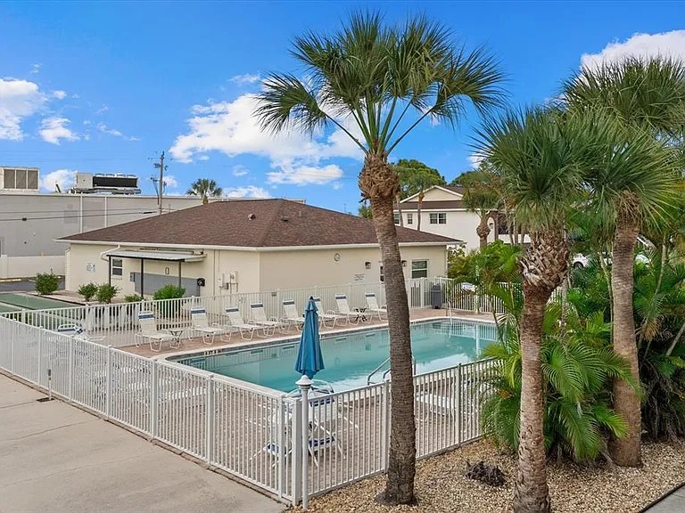 1531 Placida Rd #204 — Photo 25