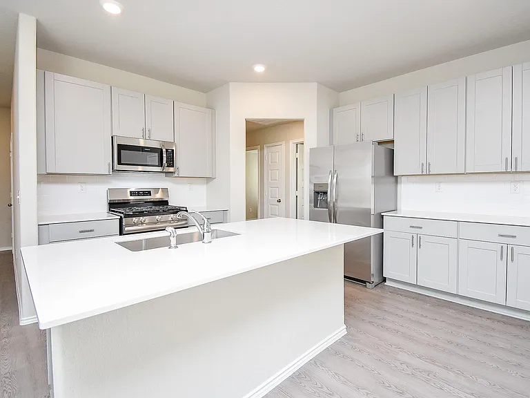 8006 Camphor Ct — Photo 6