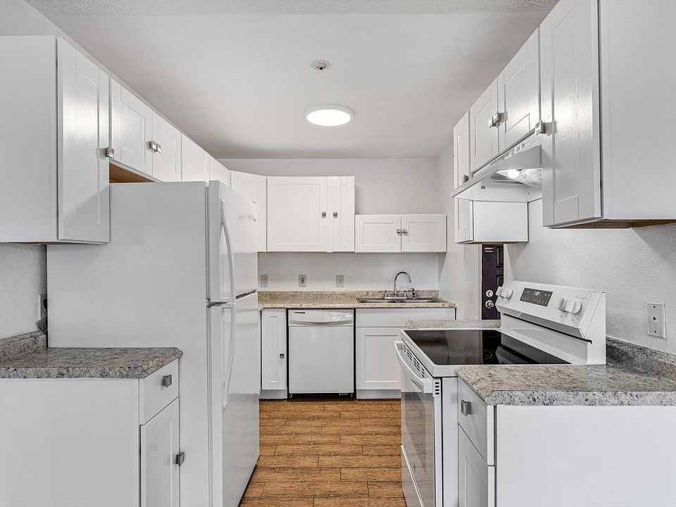 1st image of 1370 Townview Avenue #305