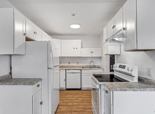 1370 Townview Avenue #305, Santa Rosa, CA 95405