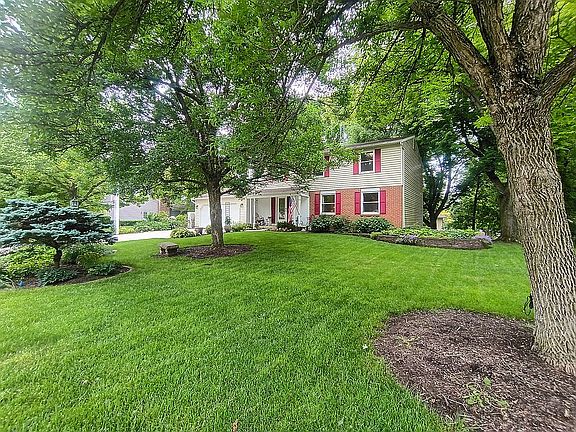 3rd image of 2501 Kewanna Ln