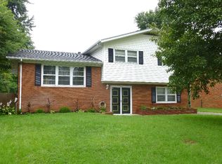 10406 Nanka Rd, Louisville, KY 40272