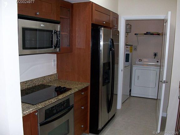 3rd image of 815 NW Flagler Ave APT 301