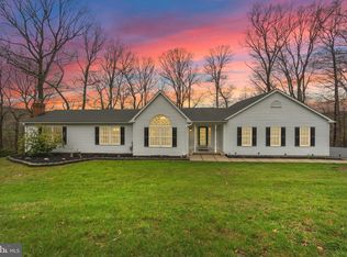10976 Horseshoe Dr, Frederick, MD 21701