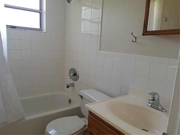 4th image of 1640 Brentlawn St