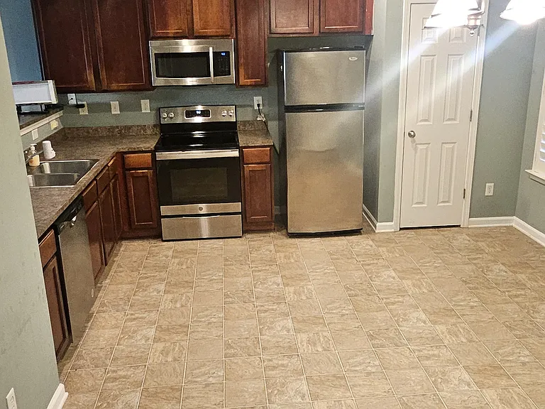 1302 Amber Ridge Rd NW — Photo 2