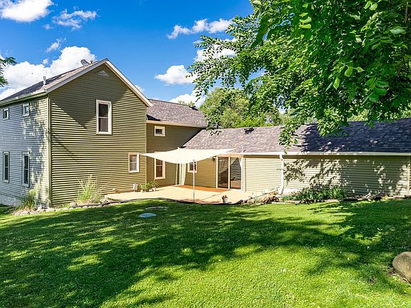 5th image of 8321 Blomberg Rd