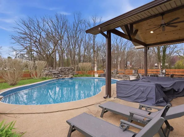 3016 Dell Dr, Hermitage, TN 37076