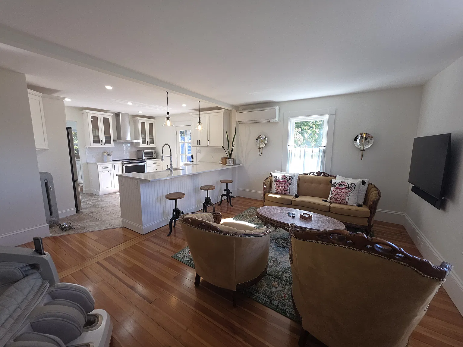 2 bed, 1200 sqft, $3,150 — Photo 1