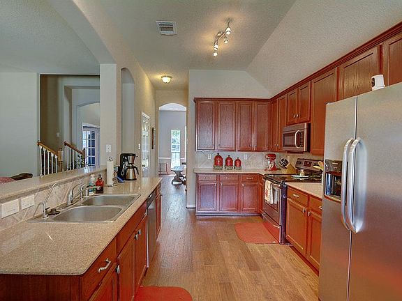 3rd image of 3026 Pine Chase Dr