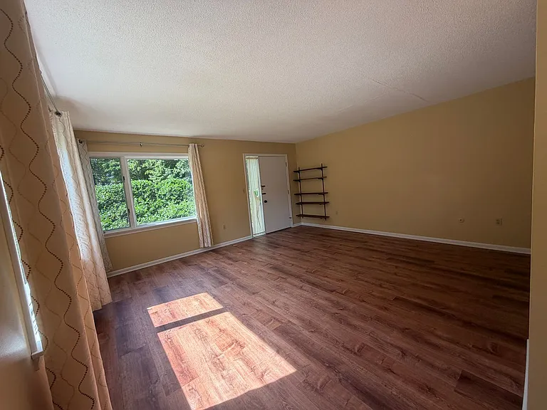 1 Colt Rd #8 — Photo 3