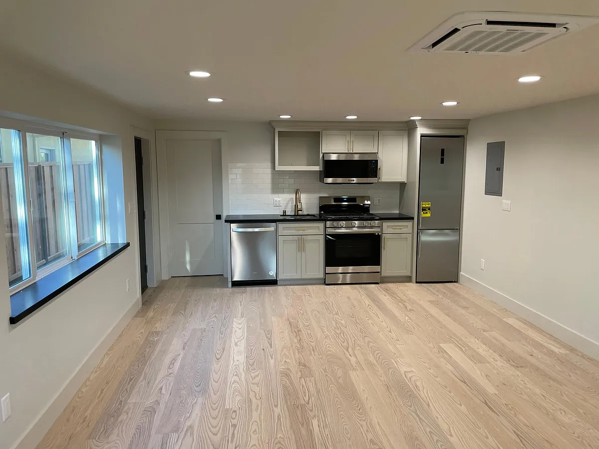 Building Photo - 3260 Countryside Dr #B